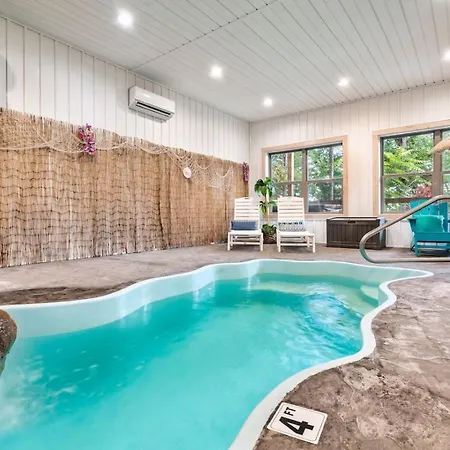 The Bear And Buck Luxury Cabin Indoor Pool Theater
